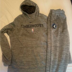 Nike Minnesota Timberwolves sweatshirt and sweat pants set!